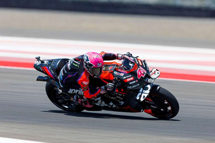 Aleix Espargaro commence bien son week-end.