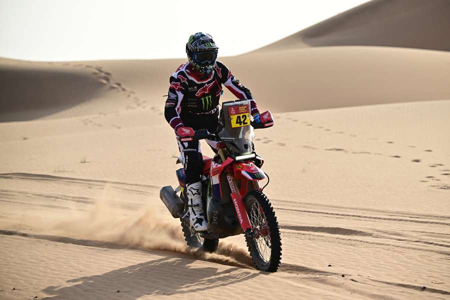 Van Beveren conquista la 10ª etapa en el Dakar