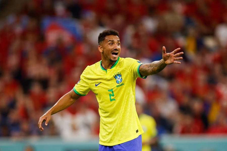 Danilo também aguarda a liberação médica para poder voltar a jogar