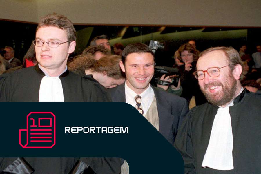 Bosman, ladeado por dois advogados Bosman, ladeado por dois advogados