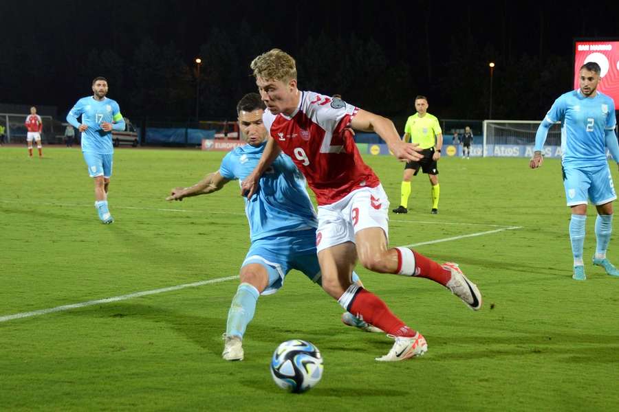 Rasmus Højlund is topscorer van Denemarken, maar raakte geblesseerd bij Manchester United