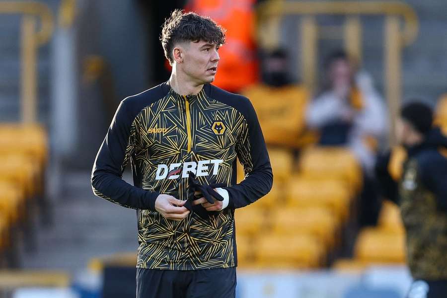 Strand Larsen to stay at Wolves? West Ham put off by £40M price tag as move fall through