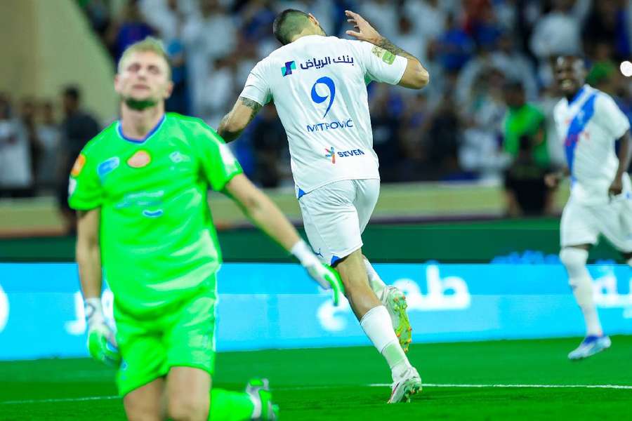 Mitrovic marcou o primeiro golo do Al Hilal de penálti