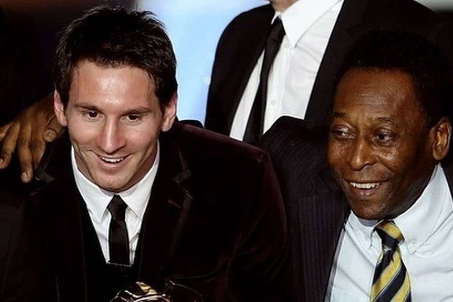 Messi com Pelé numa das entregas da Bola de Ouro