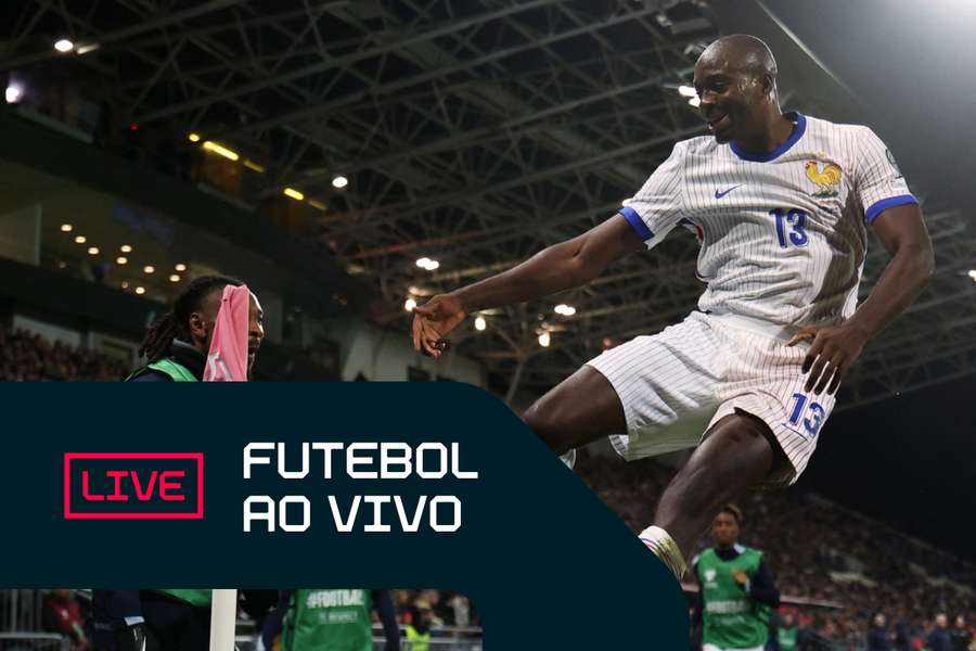 Mateta comemora gol da França sobre a Islândia