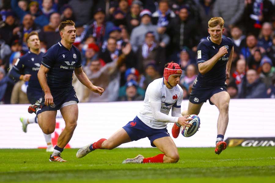 Louis Bielle-Biarrey scored a superb try for France