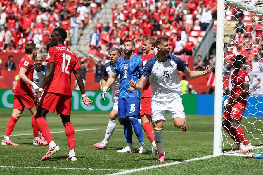 Cupa Mondială LIVE: Canada vs Bosnia Cupa Mondială LIVE: Canada vs Bosnia