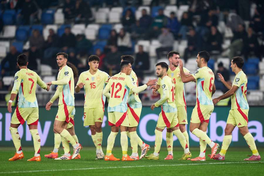España sólo iría a la repesca si pierde por siete goles o más ante Turquía España sólo iría a la repesca si pierde por siete goles o más ante Turquía