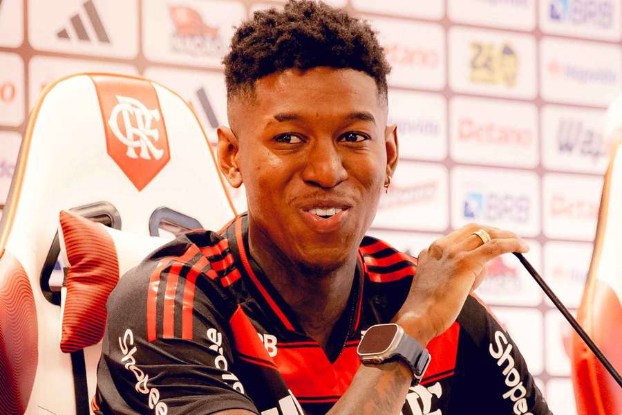 Vitão em apresentação no Flamengo