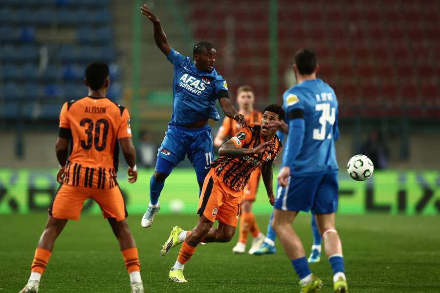 Shakhtar ganha vantagem Shakhtar ganha vantagem