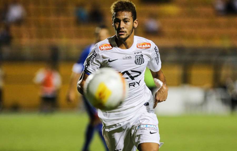 Montillo jogou ao lado de Neymar no Santos