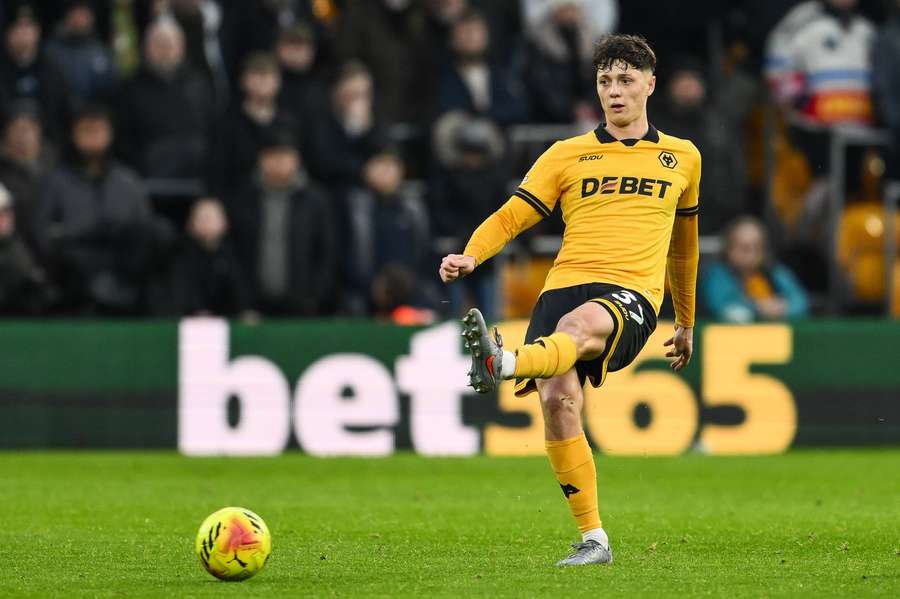 Český obránce Ladislav Krejčí v Premier League dál čeká s Wolves na výhru.