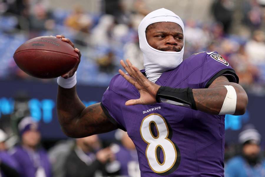 Ravens QB Lamar Jackson warms up before a game