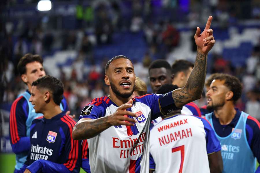 Tolisso celebra la goleada del Lyon al Rennes Tolisso celebra la goleada del Lyon al Rennes