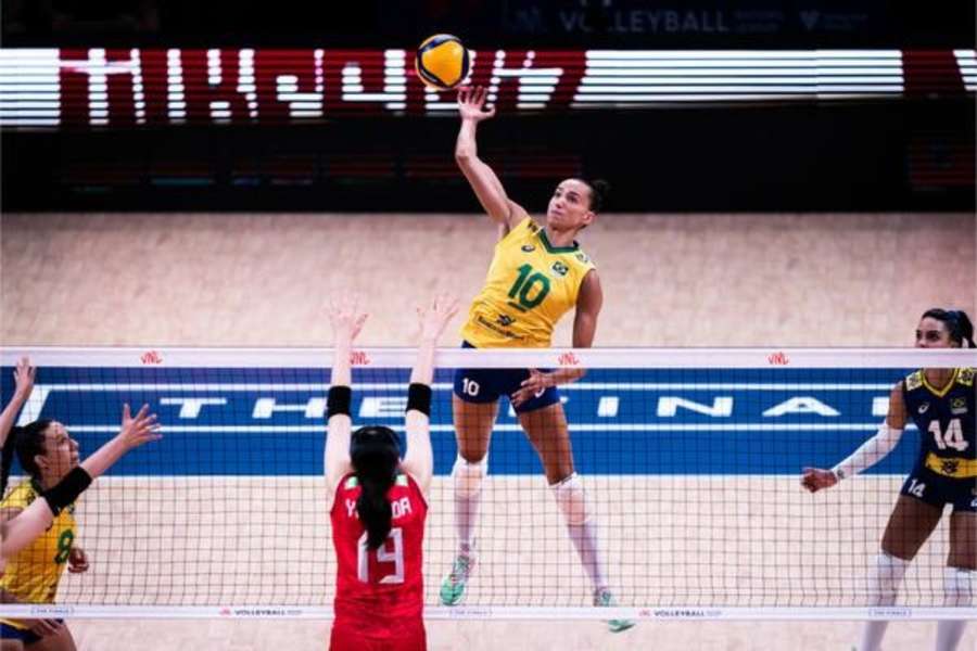 Mundial de vôlei: seleção feminina terá Gabi à disposição em novo patamar da carreira