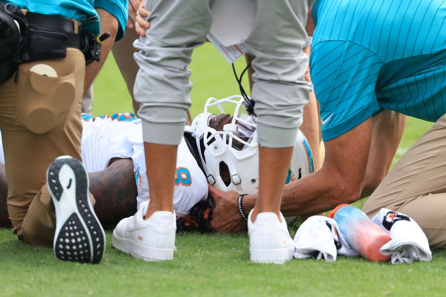 Dolphins' Alexander Mattison being tended to by trainers (2025)