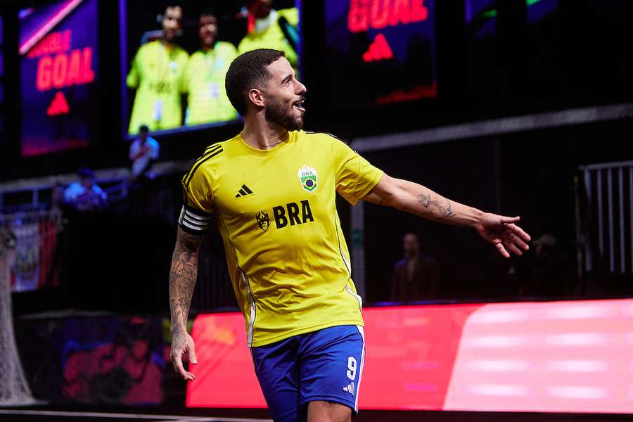 Kelvin Oliveira comemora um golo durante o Kings World Cup Nations. Kelvin Oliveira comemora um golo durante o Kings World Cup Nations.