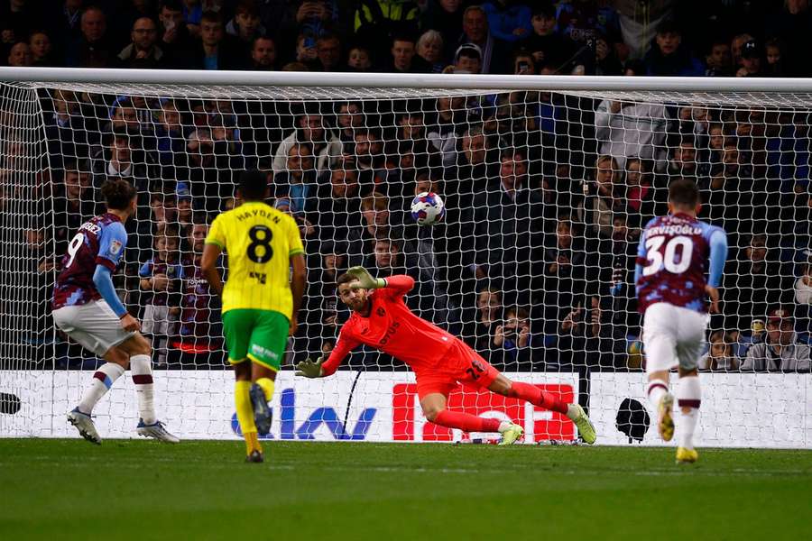 Jay Rodriguez scores from the spot