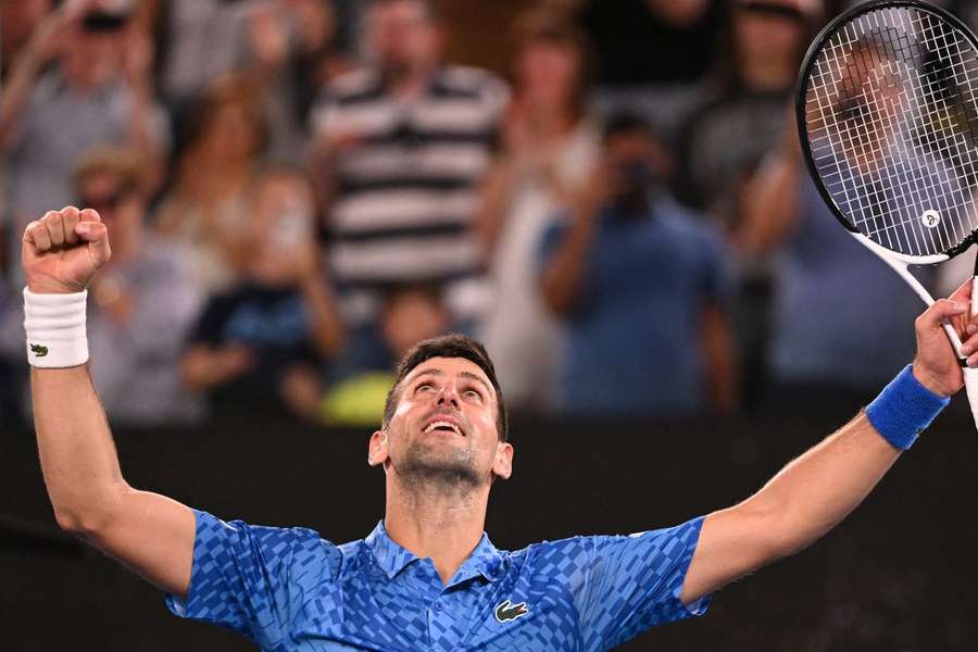 Novak Djoković w niedziele stanie przed szansą na 10. tytuł Australian Open i powrót na pozycję numer "1" w rankingu ATP