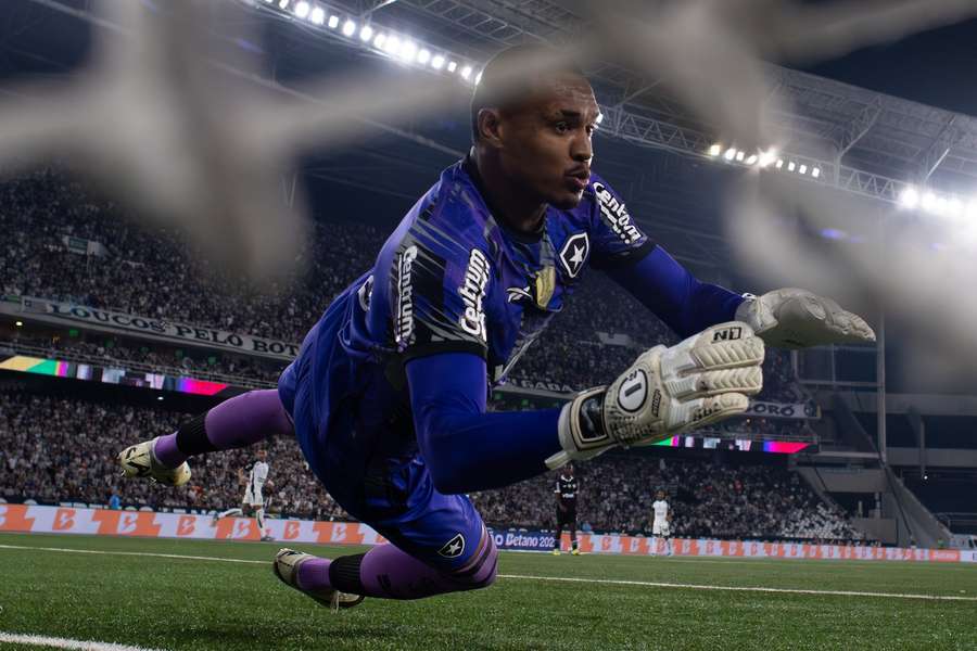 John se despediu do Botafogo com publicação nas redes sociais