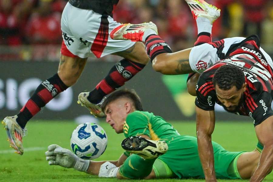 O goleiro colorado sofreu a 2ª lesão do ano