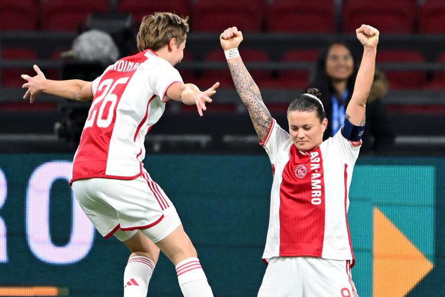 Isa Kardinaal en Sherida Spits na Ajax-Roma