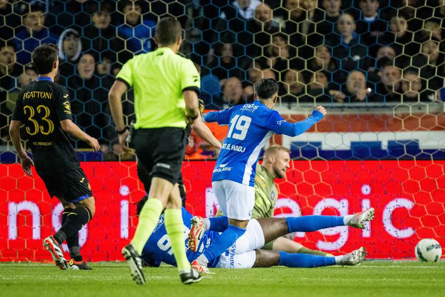 Genk kwam na een klein kwartier spelen op voorsprong via Toluwalase Emmanuel Arokodare