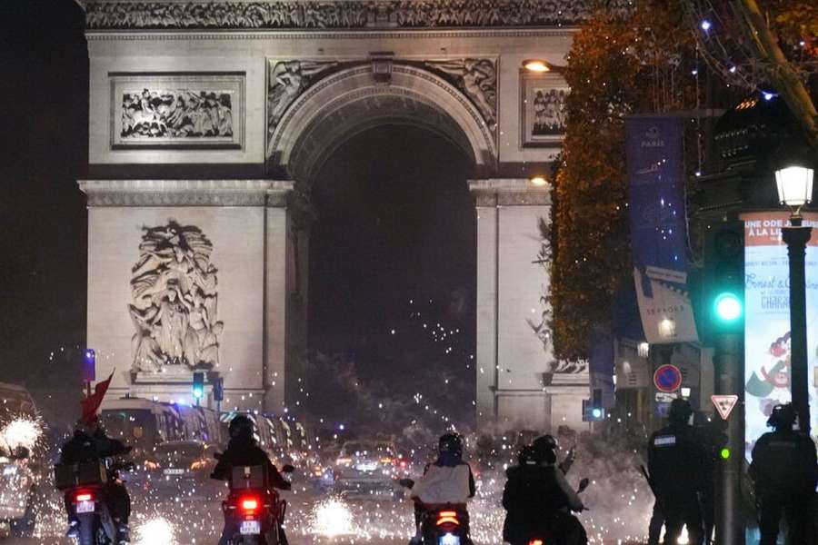Dez mil polícias mobilizados para Paris