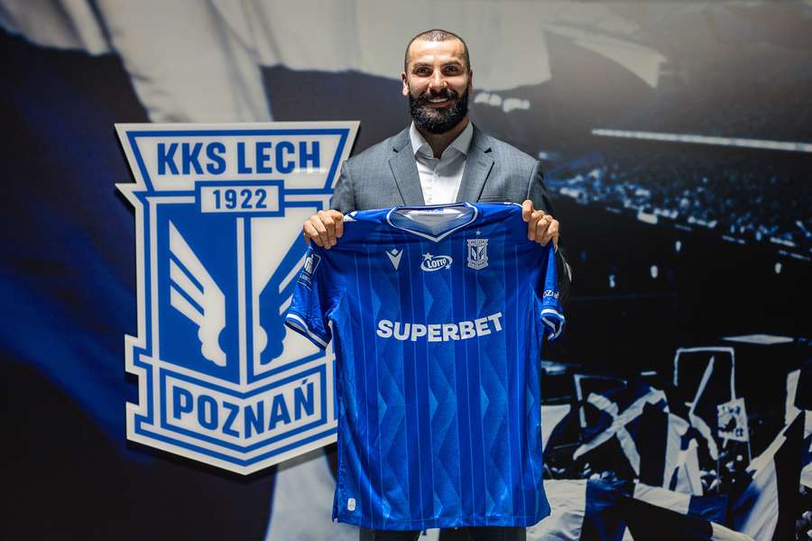 Mikael Ishak renovou o seu contrato até 2027