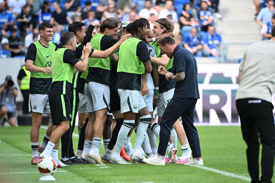 Wichtiger Auswärtssieg in Karlsruhe für den VfL Wolfsburg Wichtiger Auswärtssieg in Karlsruhe für den VfL Wolfsburg