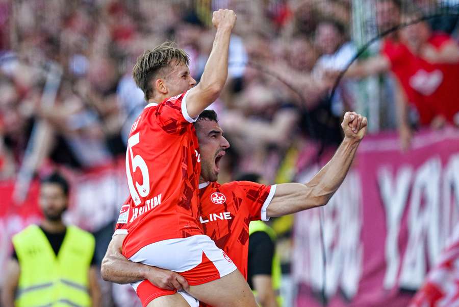 Kaiserslautern springt an die Spitze