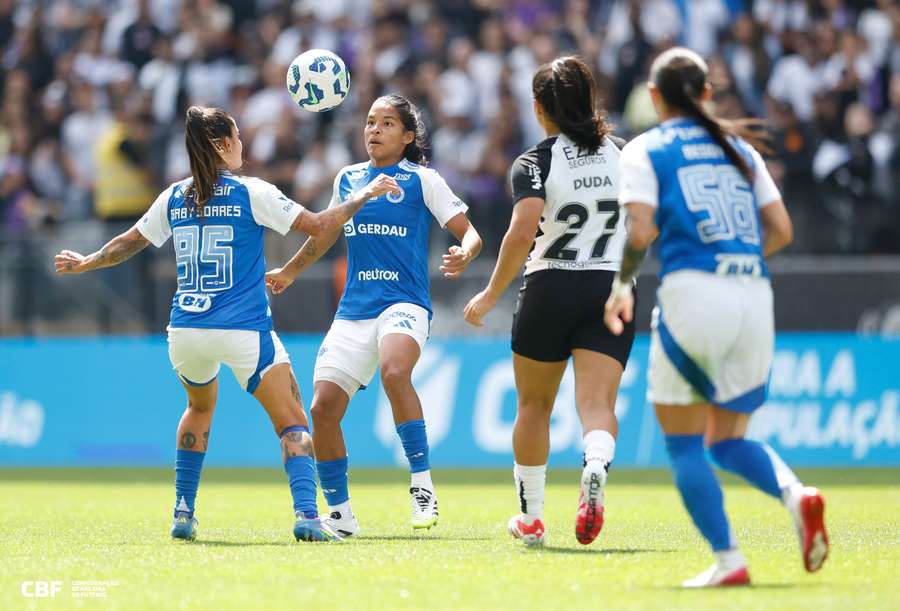 Corinthians e Cruzeiro fizeram uma final muito equilibrada