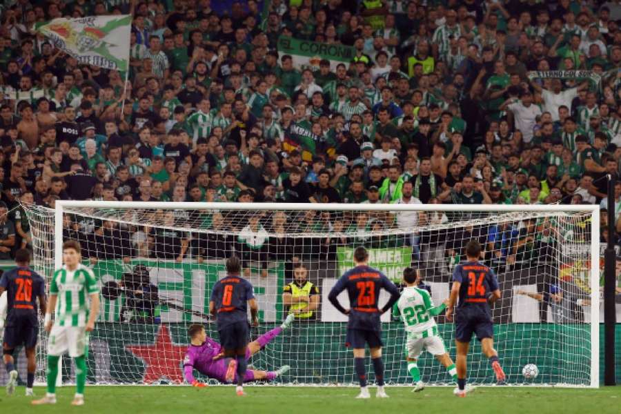 Isco, marcando gol Isco, marcando gol