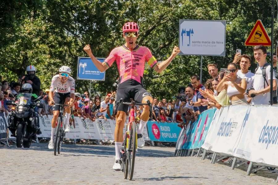 Rui Costa à chegada ao castelo da Feira