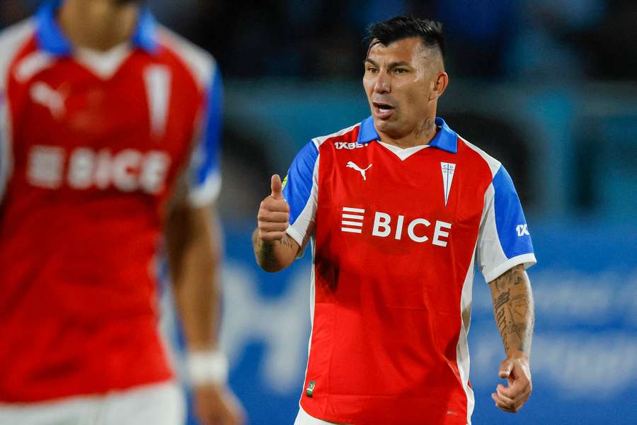 Gary Medel é um dos destaques da Universidad Católica