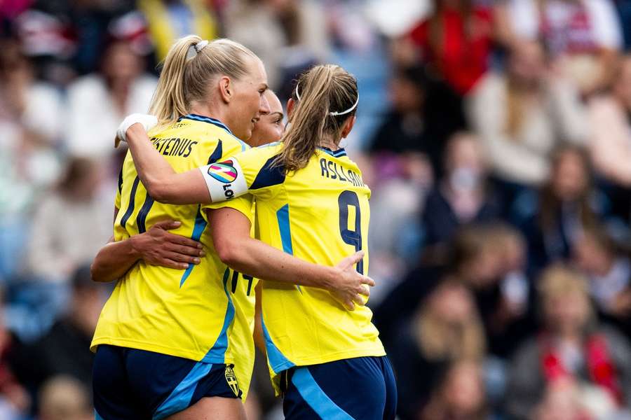 Sweden celebrate Stina Blackstenius' opener