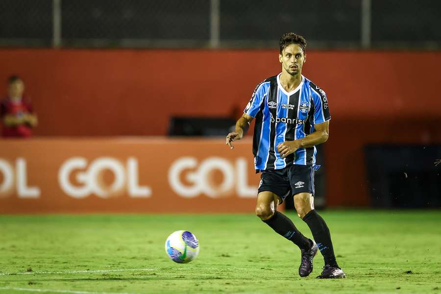 Rodrigo Caio só fez cinco jogos com a camisa do Grêmio