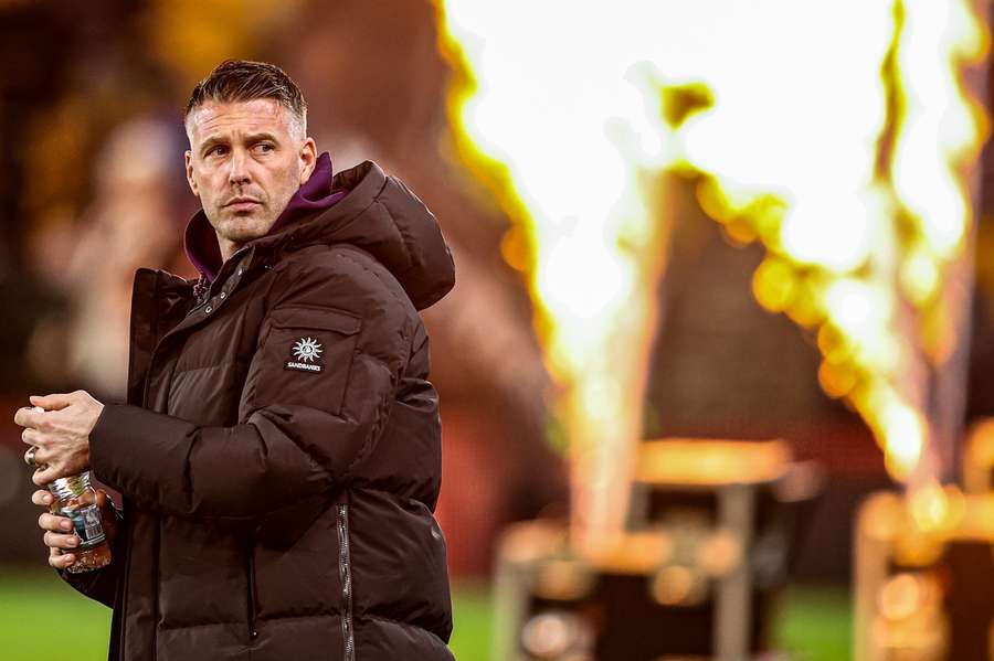 Rob Edwards působí u Wolves sotva 50 dní, přesto by mohl klub opustit.