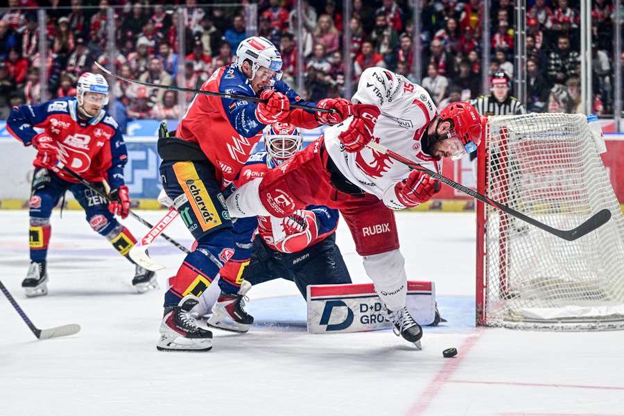 Daňo v súboji proti Pardubiciam.