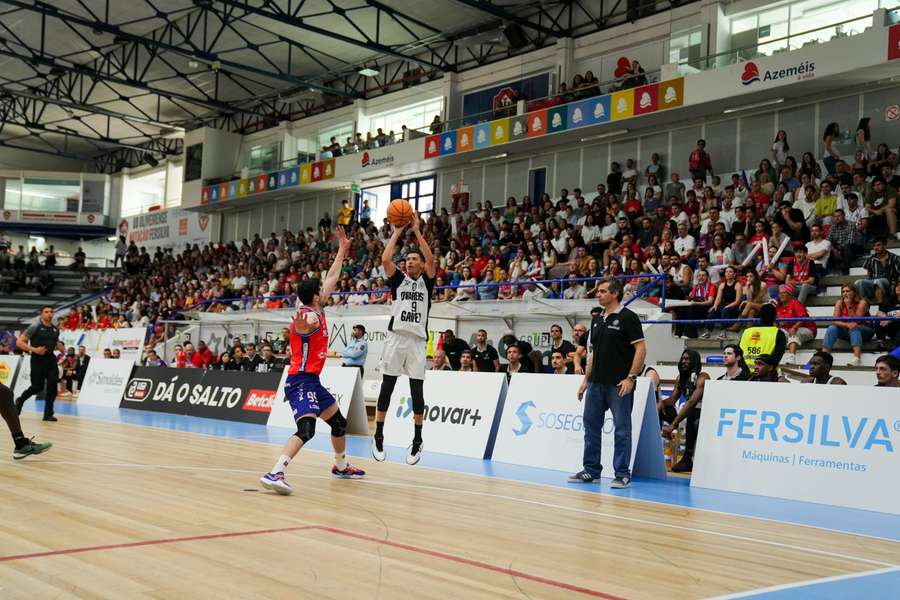 Ovarense venceu no último suspiro