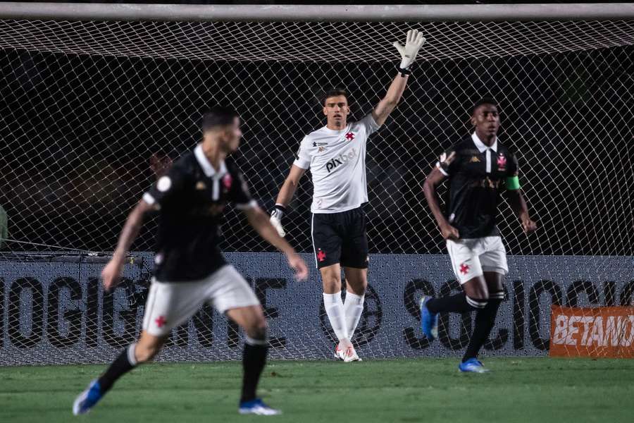 Vasco chega de vitória dentro de casa