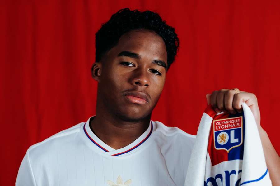 Endrick vestirá a camisa 9 do Lyon