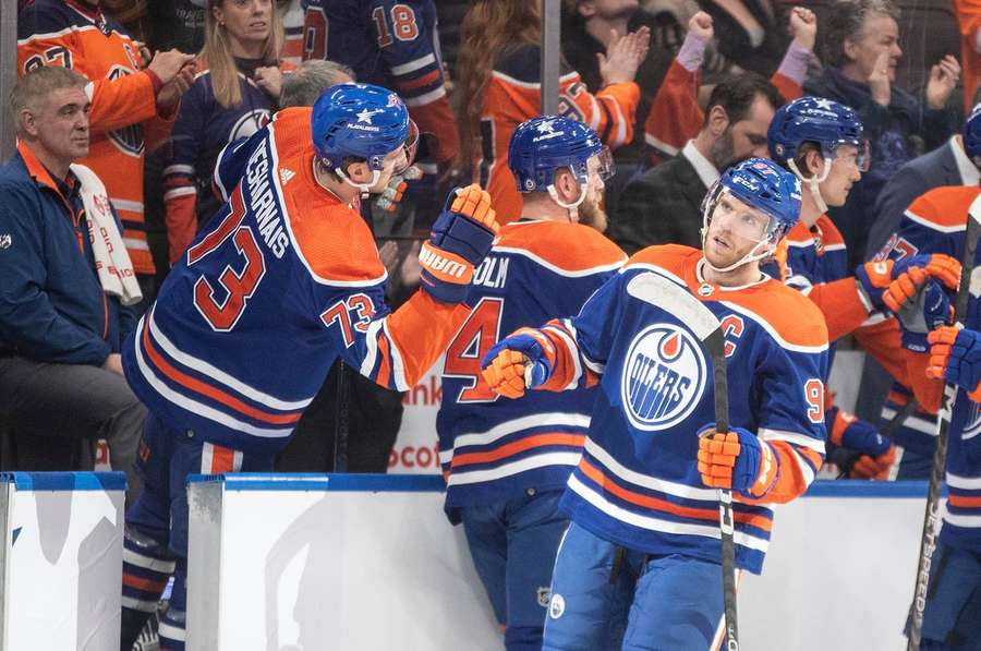 McDavid sa opäť pripomenul svojím umením.