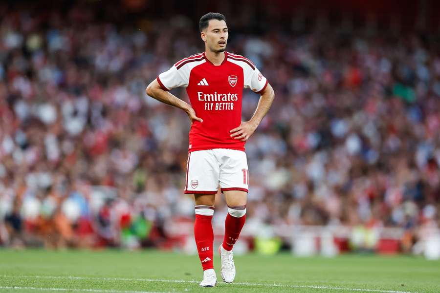 Arsenal's Gabriel Martinelli in action against Como