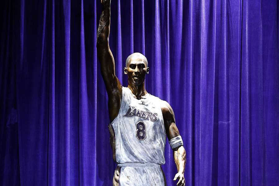 Het standbeeld van Kobe Bryant