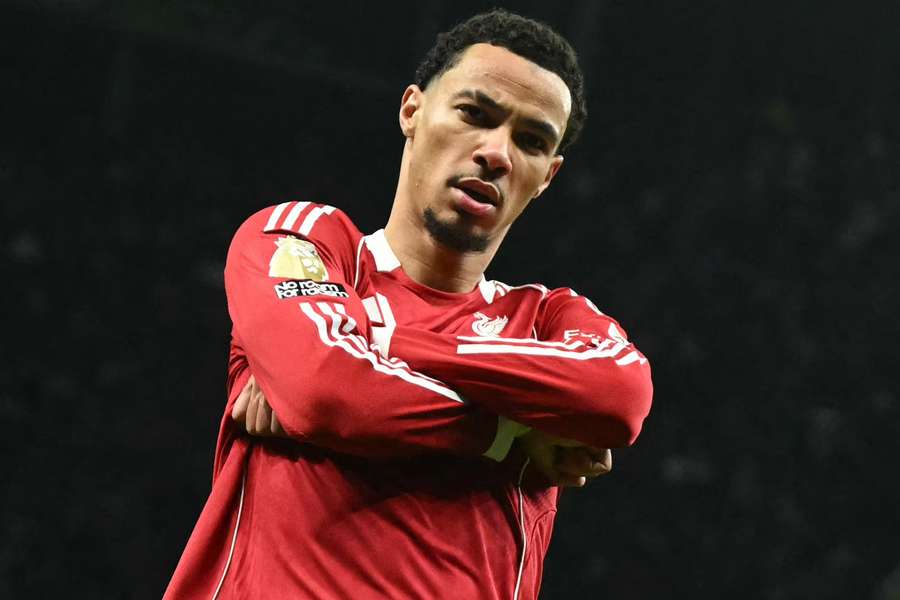 Isak kontuzjowany przy golu, Liverpool złamał osłabiony Tottenham Isak kontuzjowany przy golu, Liverpool złamał osłabiony Tottenham