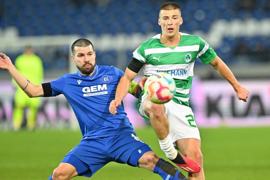 Jerome Gondorf wird auch in der kommenden Saison für Karlsruhe spielen.
