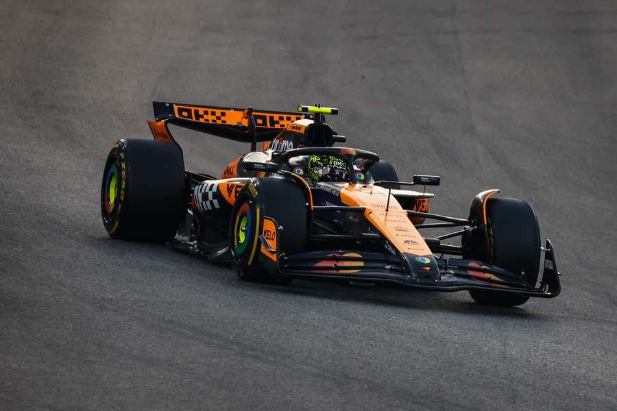 McLaren pip Ferrari to win first constructors' championship since 1998