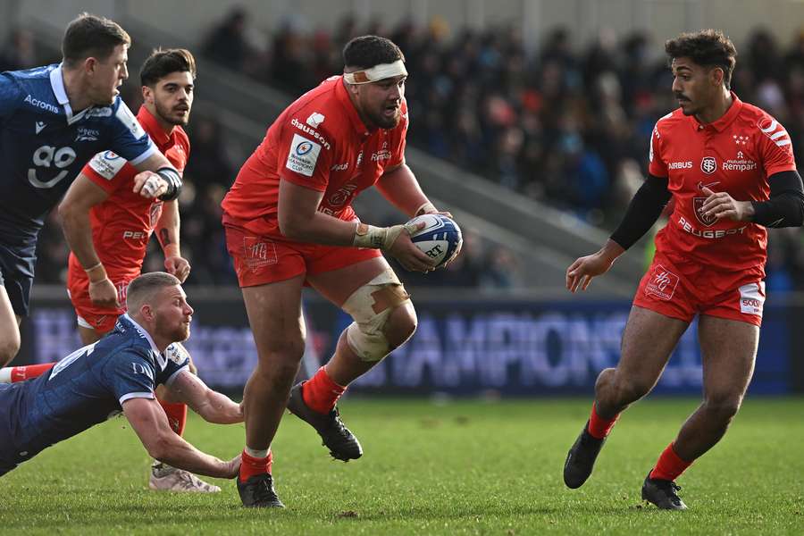 Toulouse's Australian lock Emmanuel Meafou runs with the ball during the European Rugby Champions Cup pool B rugby union match 