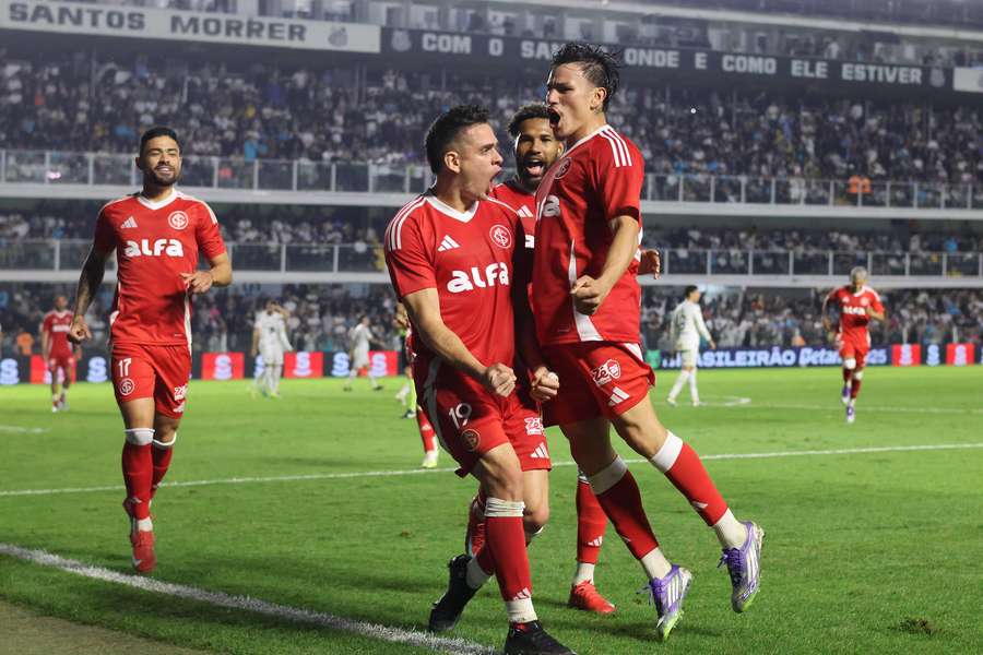 O Inter emendou a terceira vitória seguida no Brasileirão